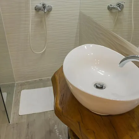 With Wifi - 15901 * Fiume